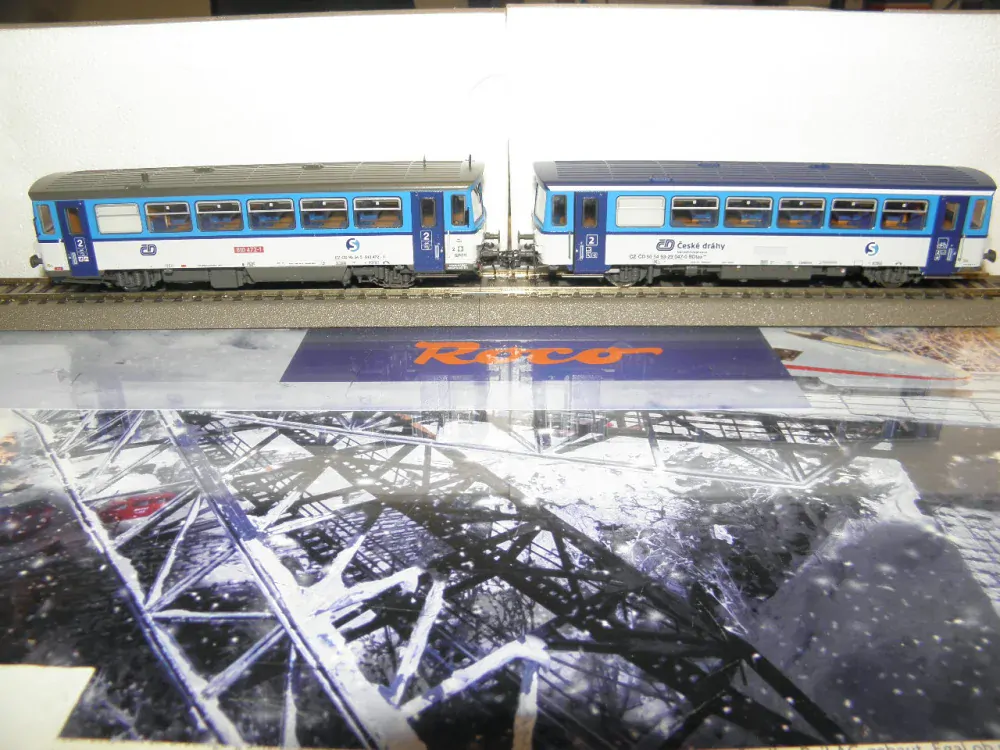 HO Roco 70378, Motorový vůz 810 472-1 + přívěsný vůz ČD, analog